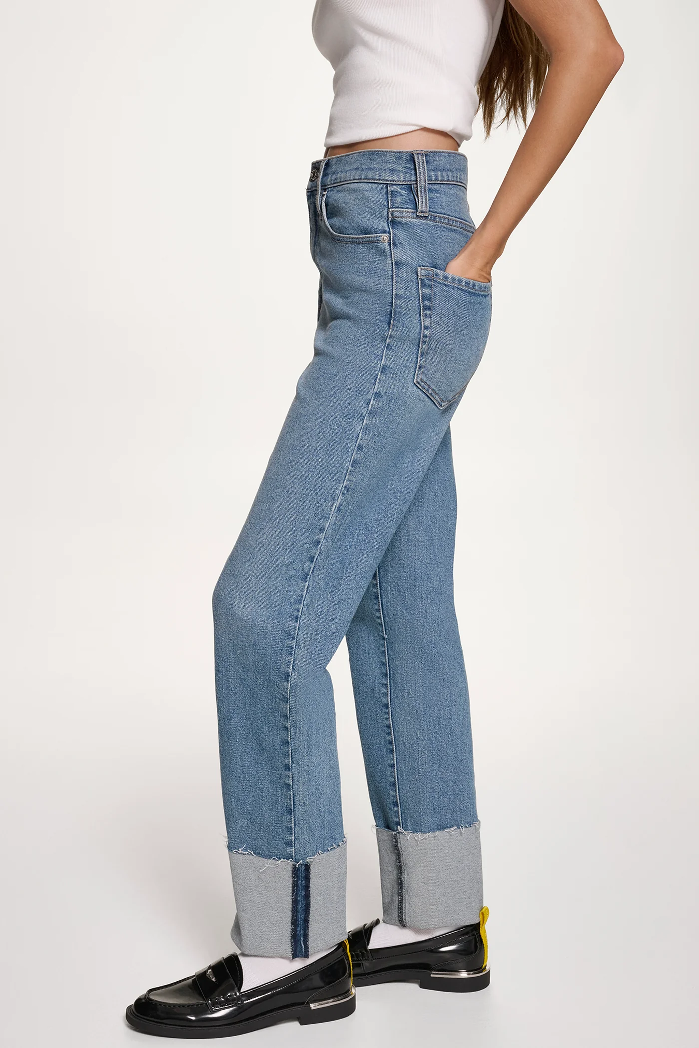 HIGH-RISE RAW-EDGE CUFFED STRAIGHT-LEG JEANS - Image 4