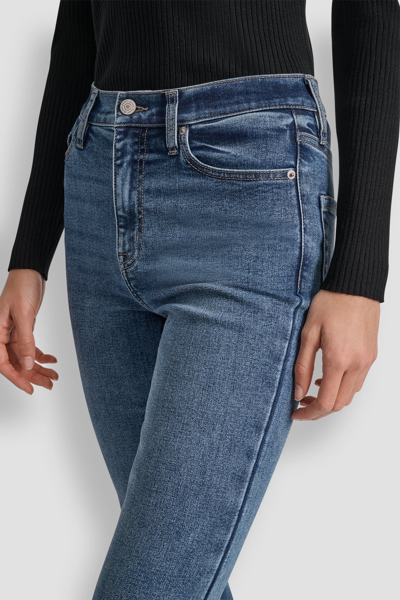 WILLIAMSBURG HIGH RISE FLARE 32 INCH INSEAM - Image 4