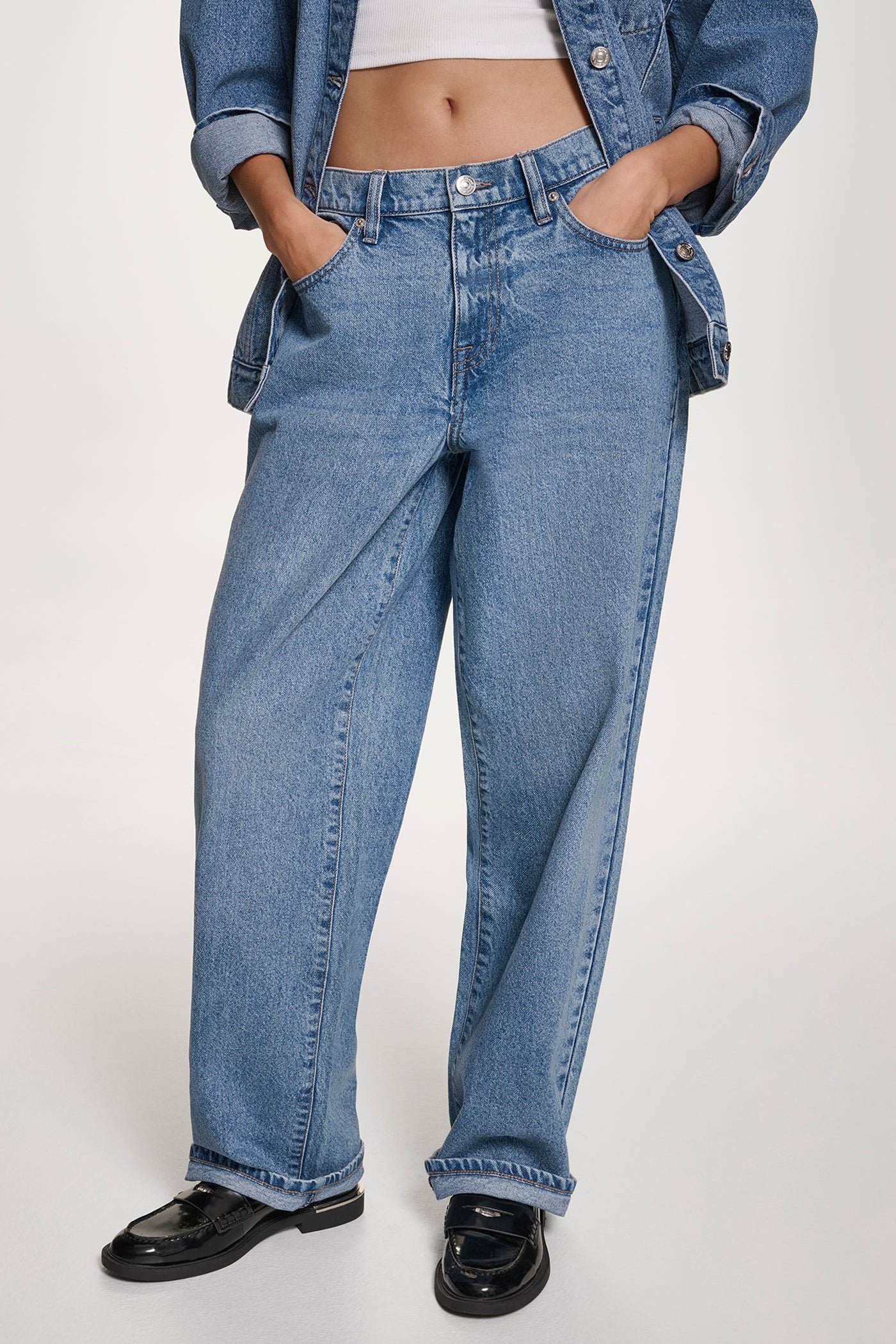 VESEY MID RISE RELAXED STRAIGHT 32 INCH INSEAM - Image 2