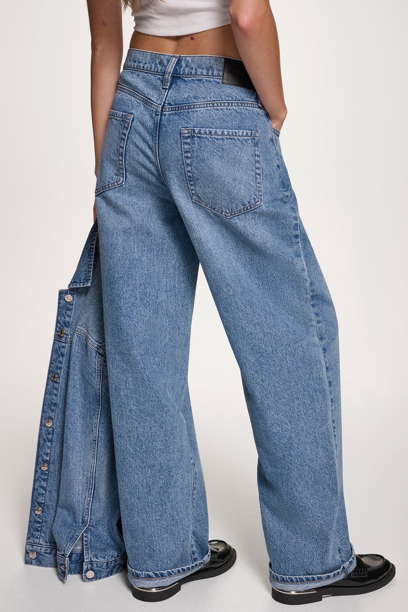 VESEY MID RISE RELAXED STRAIGHT 32 INCH INSEAM - Image 3