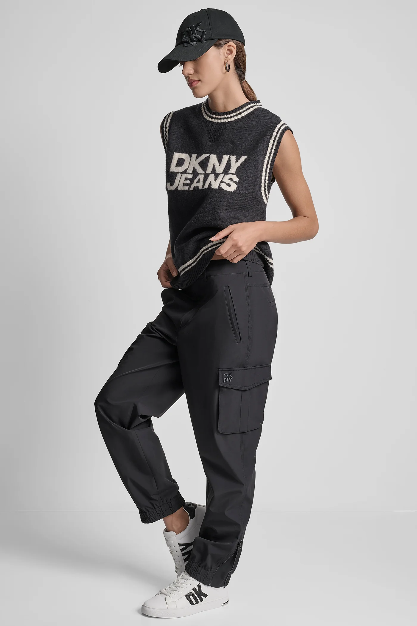 HIGH WAIST CARGO JOGGER WITH ZIPPER OPENING AT ANKLE - Image 5