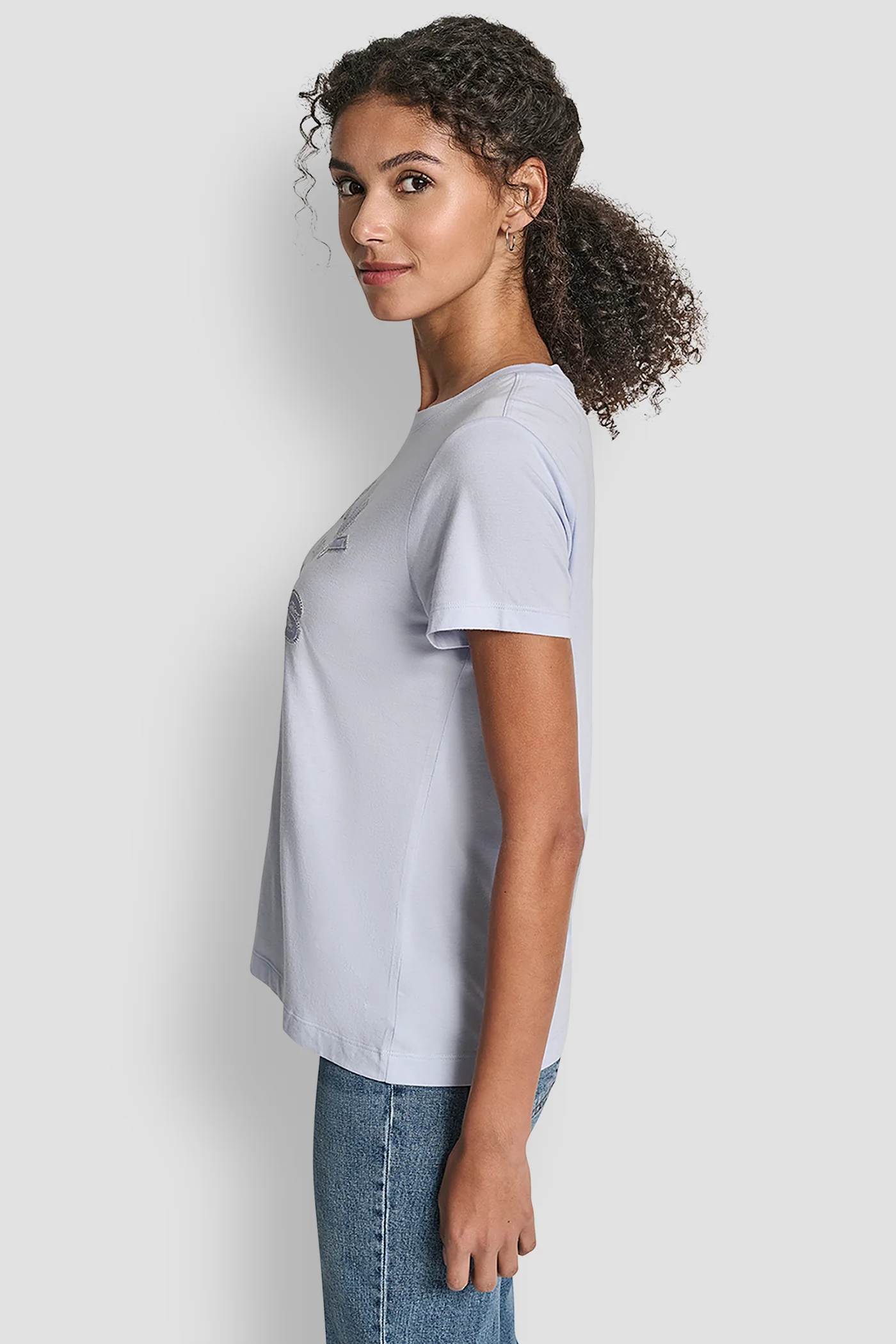 DKNY JEANS SATIN APPLIQUE CHAINSTITCH LOGO CREW NECK TEE - Image 3