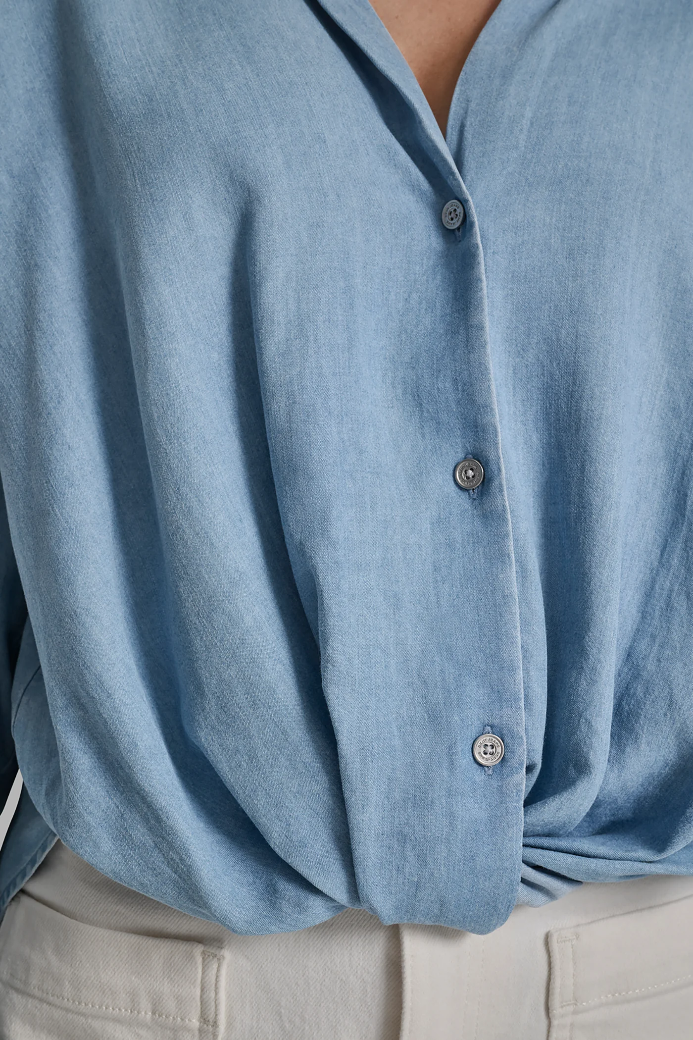 BUTTON-FRONT SHIRT WITH TWIST HEM - Image 5