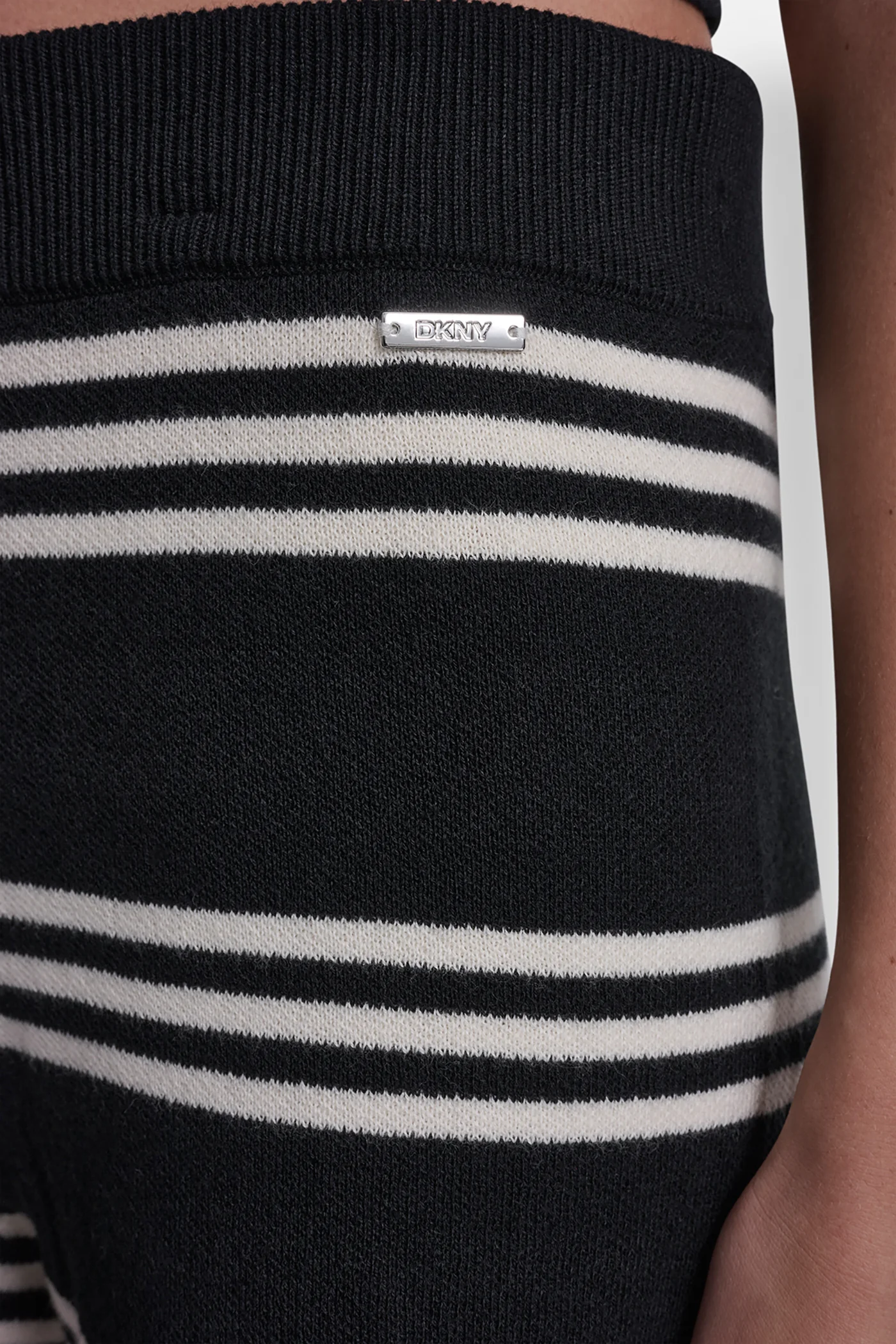 STRIPED SWEATER SHORT - Image 5