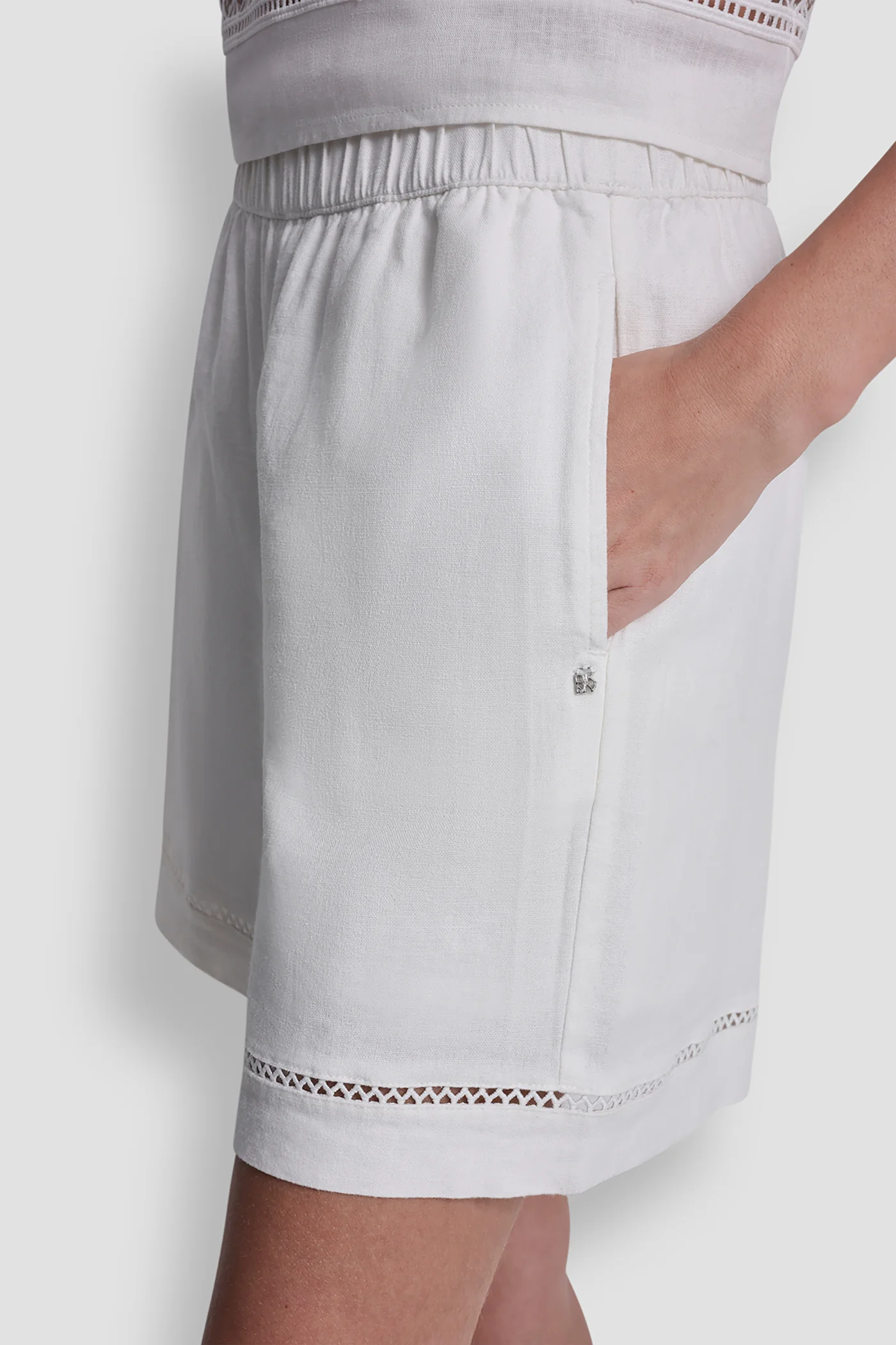 HIGH-RISE LINEN-BLEND SHORT - Image 6