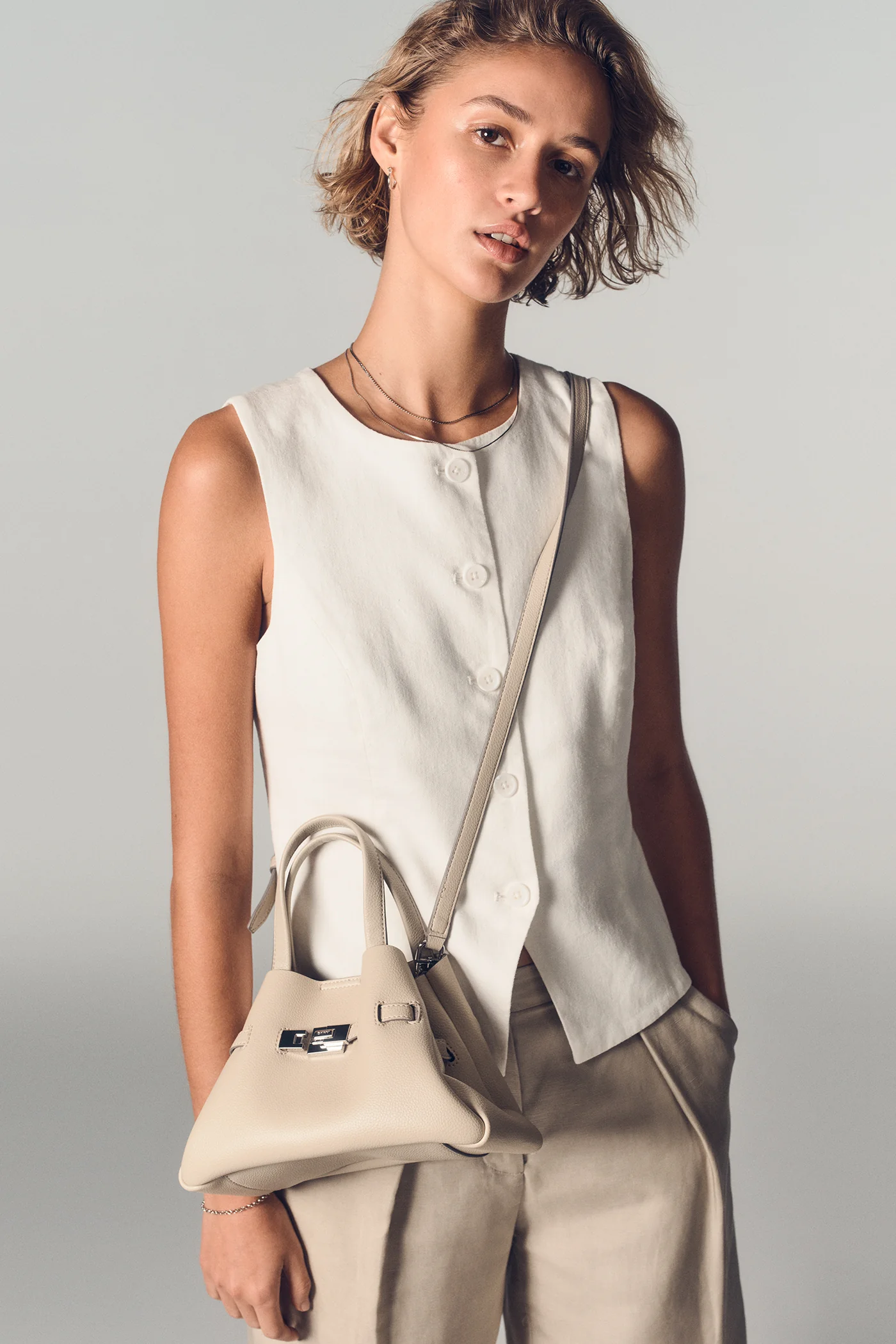LINEN BUTTON-FRONT VEST - Image 2