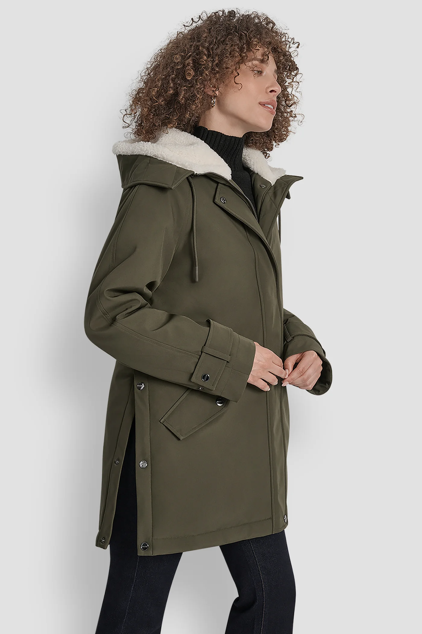 MID LENGTH FLEXTECH COAT WITH FUR HOOD - Image 3