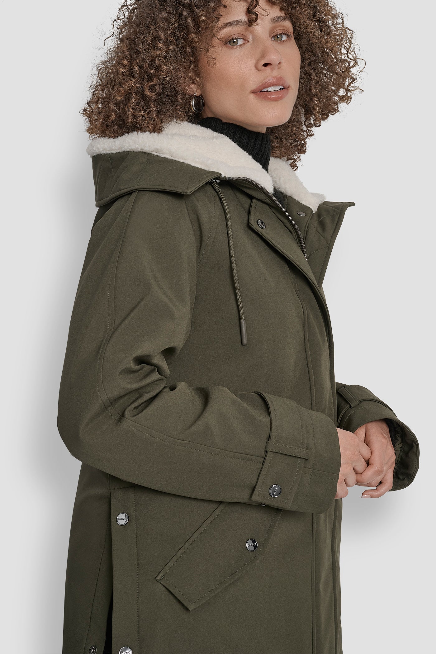 MID LENGTH FLEXTECH COAT WITH FUR HOOD - Image 4