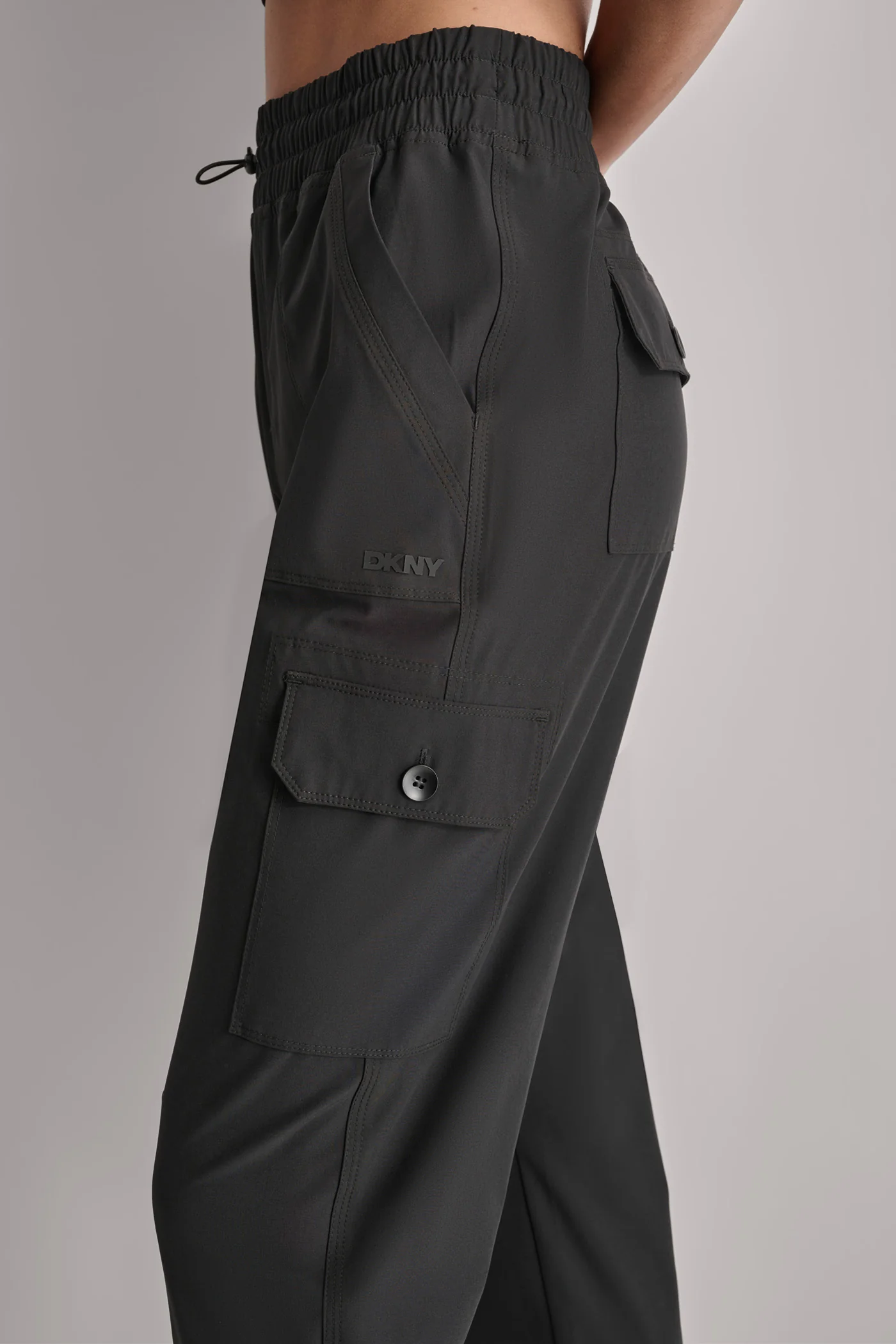 HIGH-RISE RELAXED CARGO JOGGER - Image 4