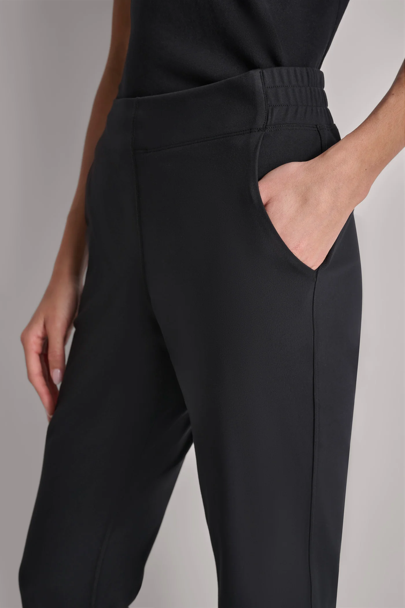 BALANCE COMPRESSION ELASTIC WAIST PANT - Image 4