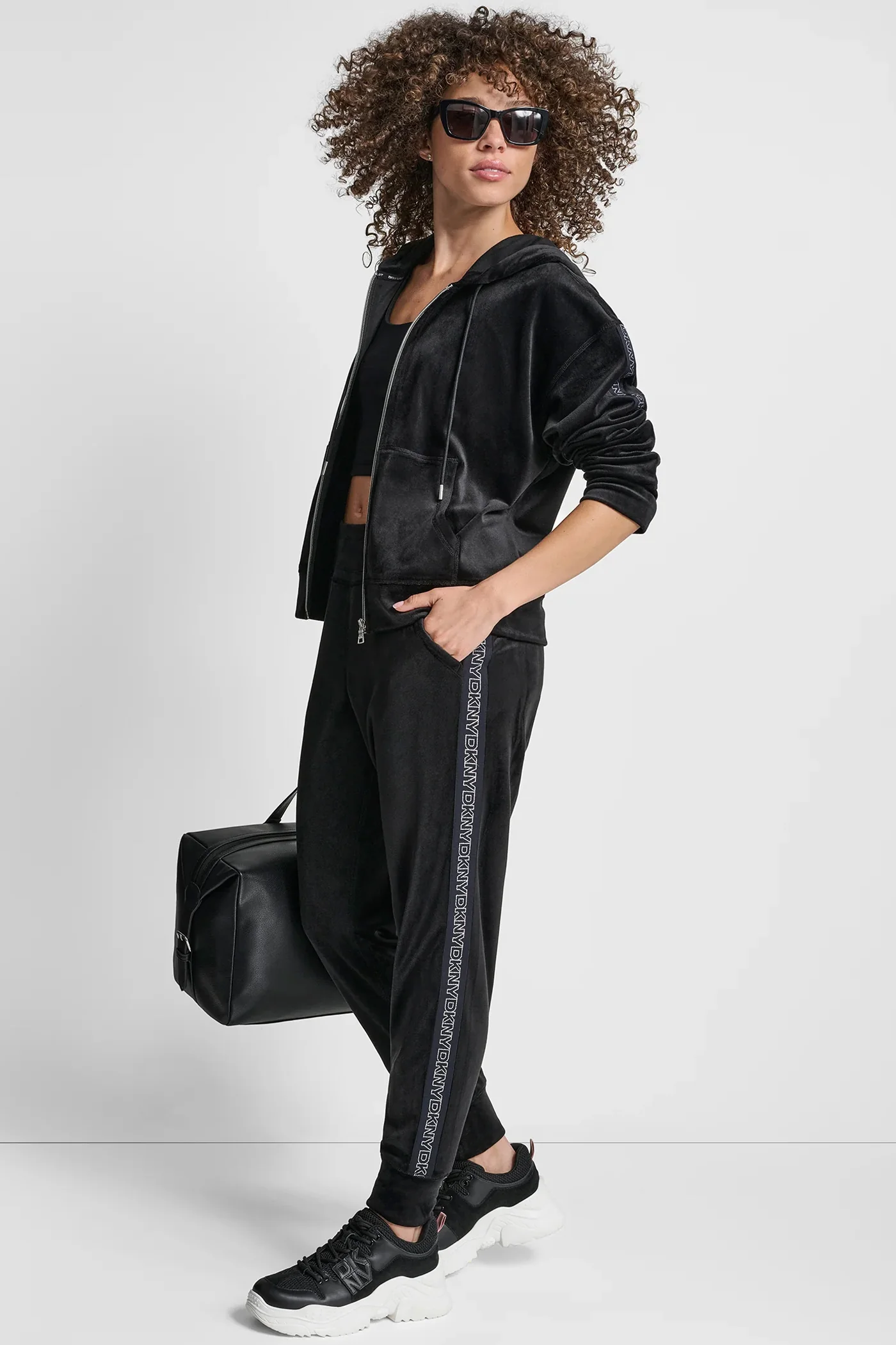 VELOUR CUFFED JOGGER WITH METALLIC LOGO