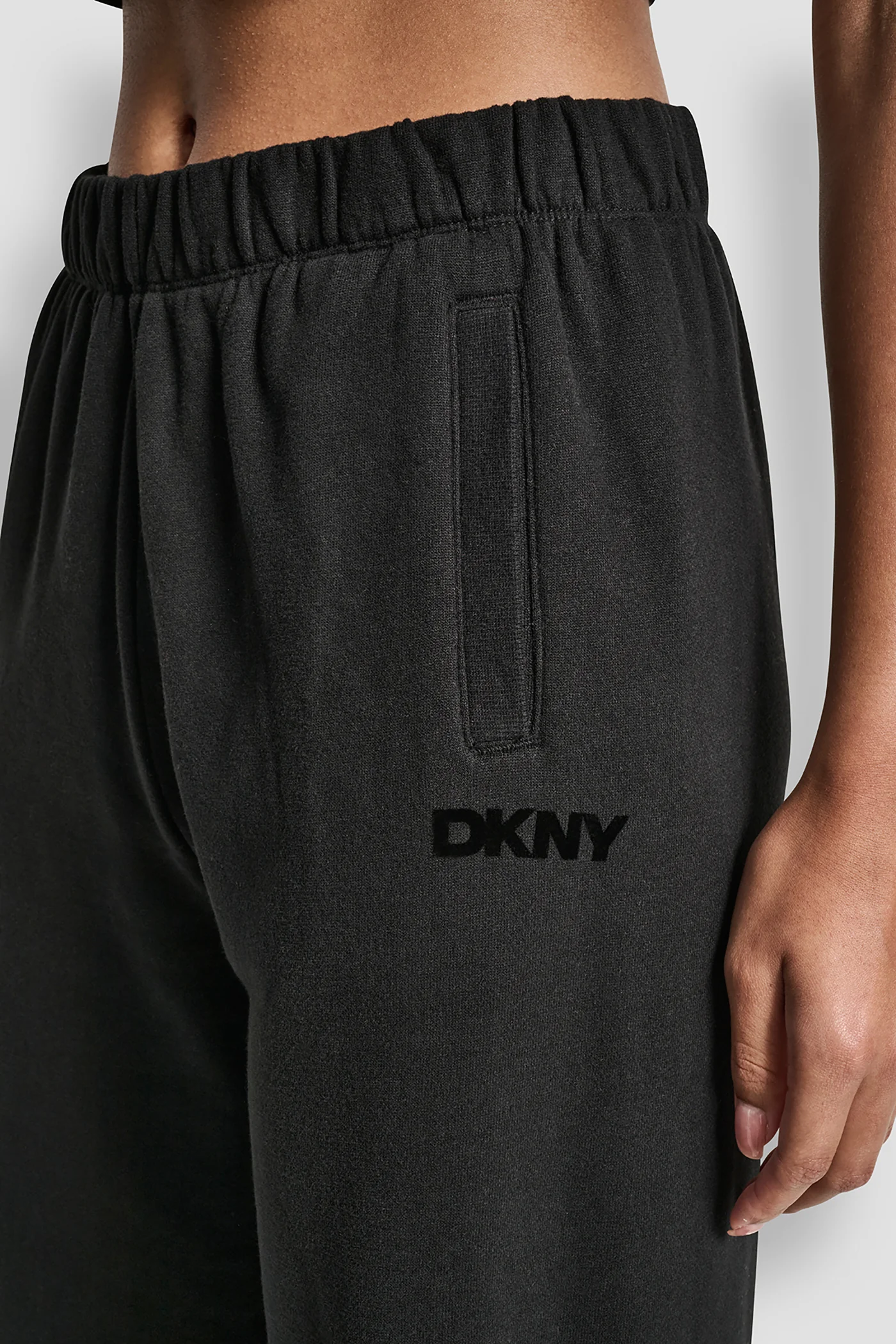 FLOCKED LOGO BOYFRIEND OPEN LEG PANT WITH POCKETS - Image 4