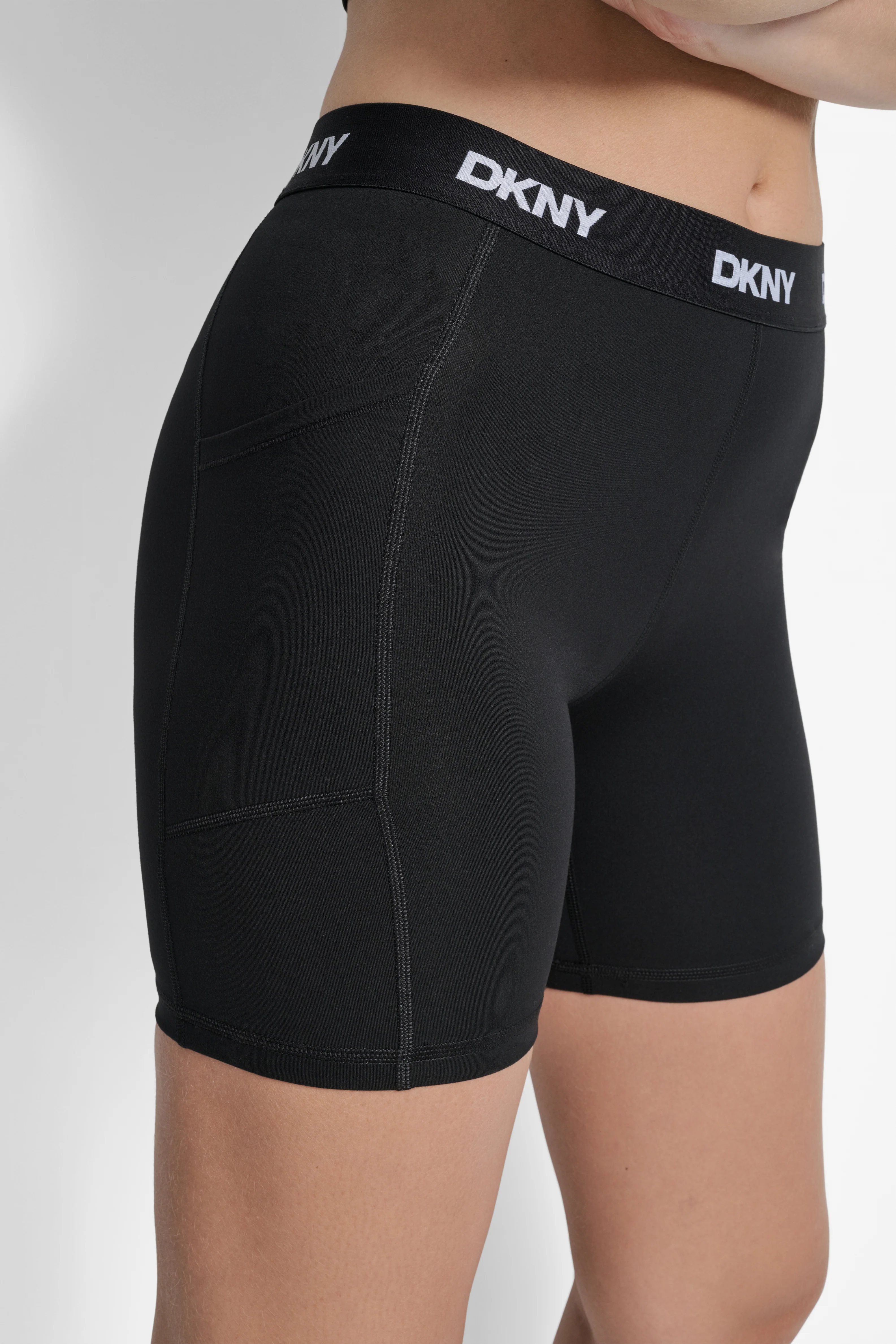BALANCE COMPRESSION LOGO BIKE SHORT - Image 3