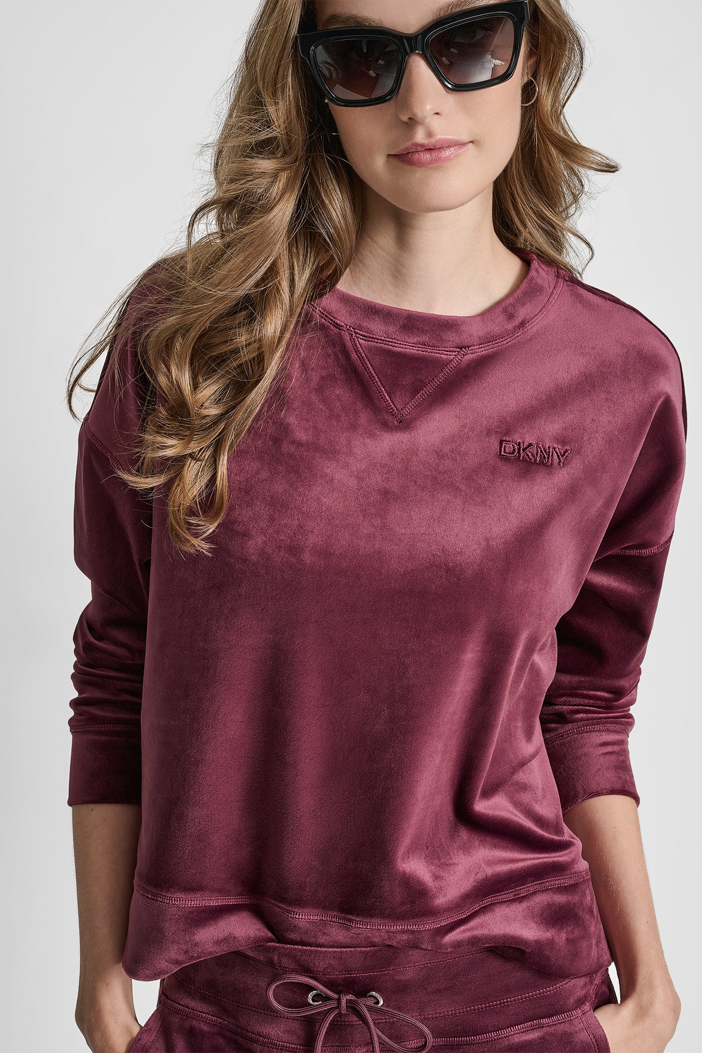 VELOUR HIGH LOW LOGO PULLOVER - Image 4