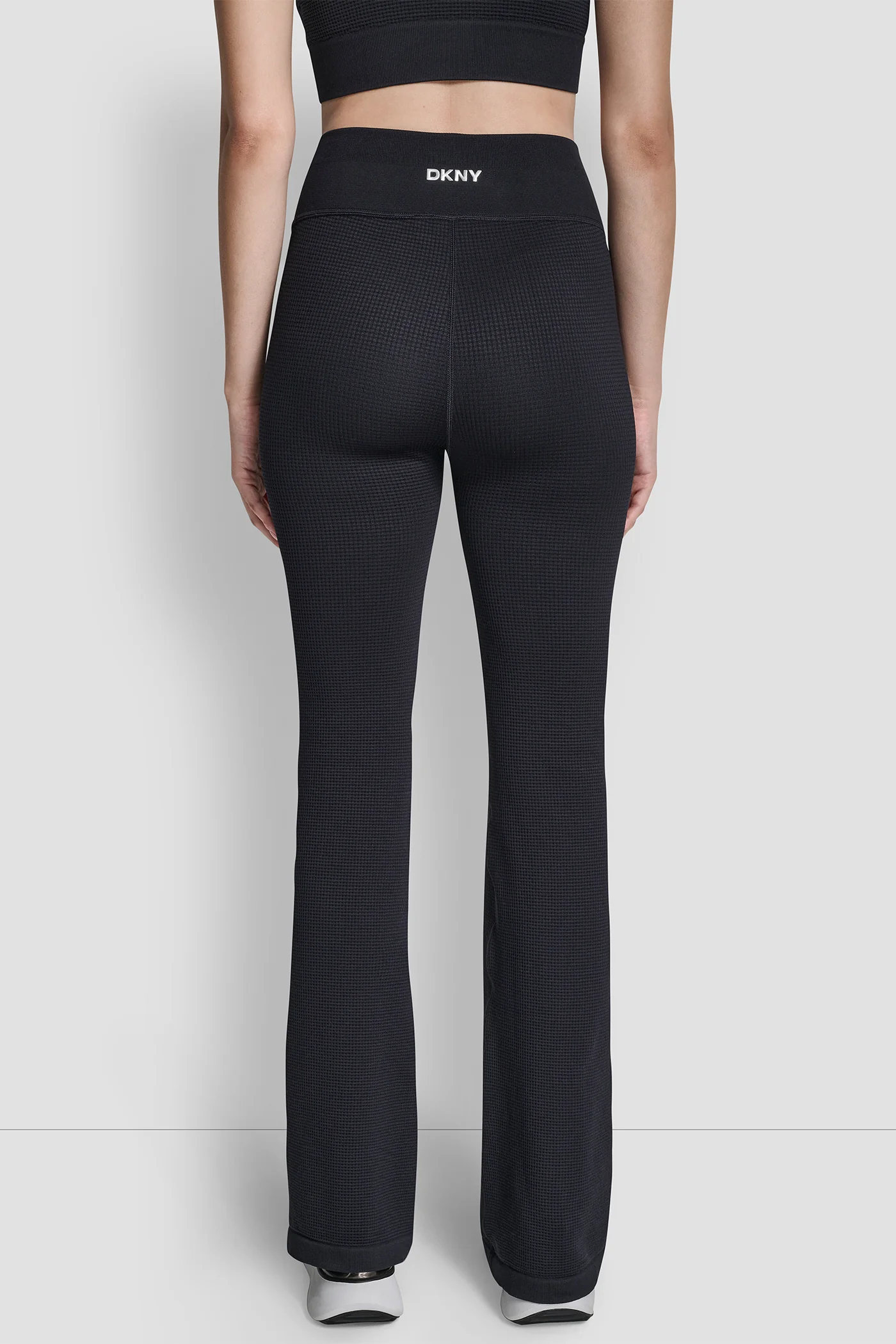 HIGH WAIST SEAMLESS FLARE PANT - Image 3