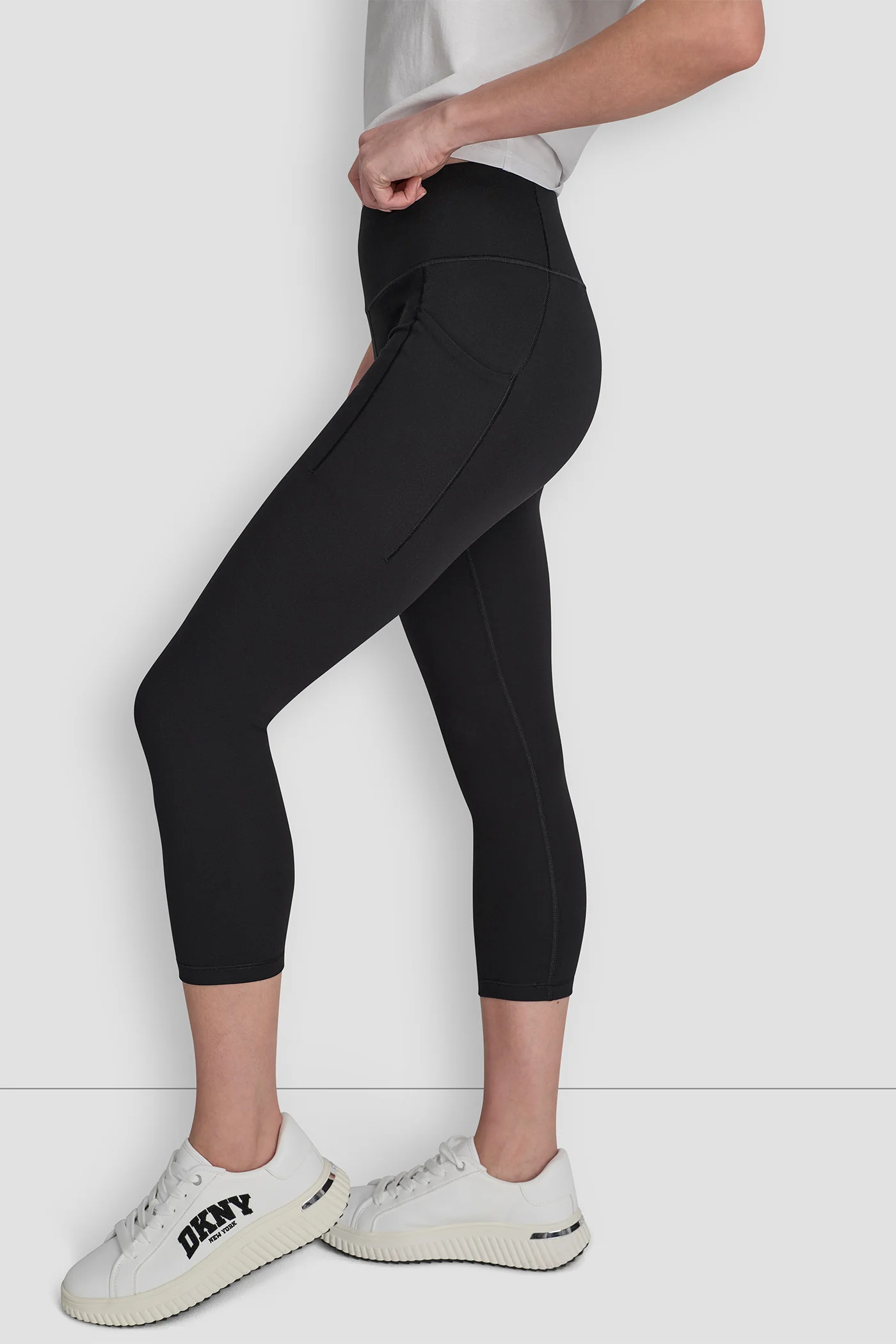 BALANCE COMPRESSION HIGH-WAIST CROPPED LEGGING - Image 3