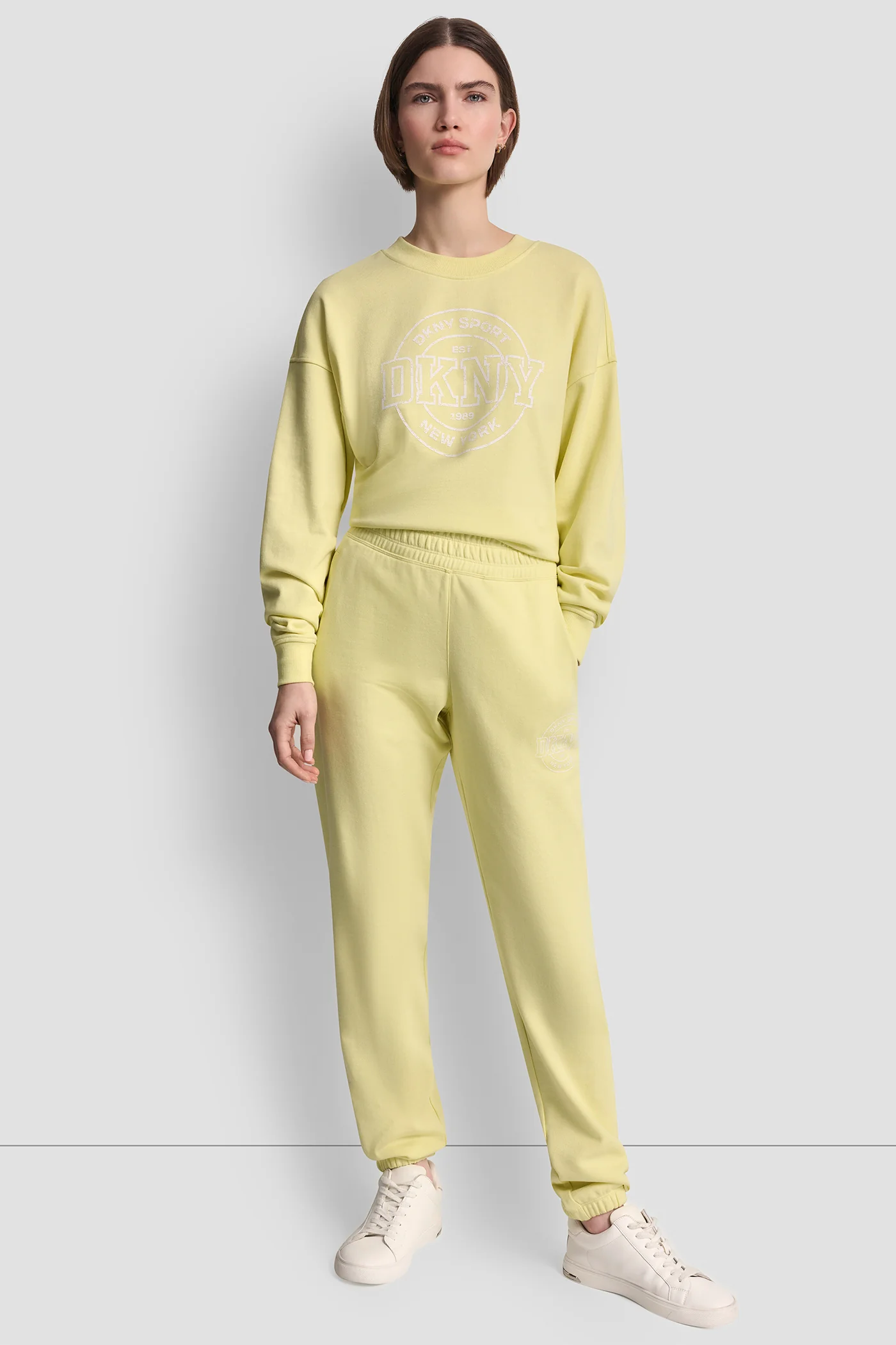 HIGH-RISE LOGO RELAXED JOGGER