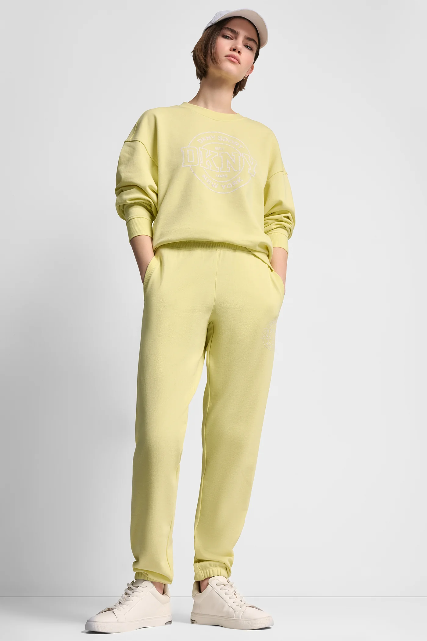 HIGH-RISE LOGO RELAXED JOGGER - Image 6