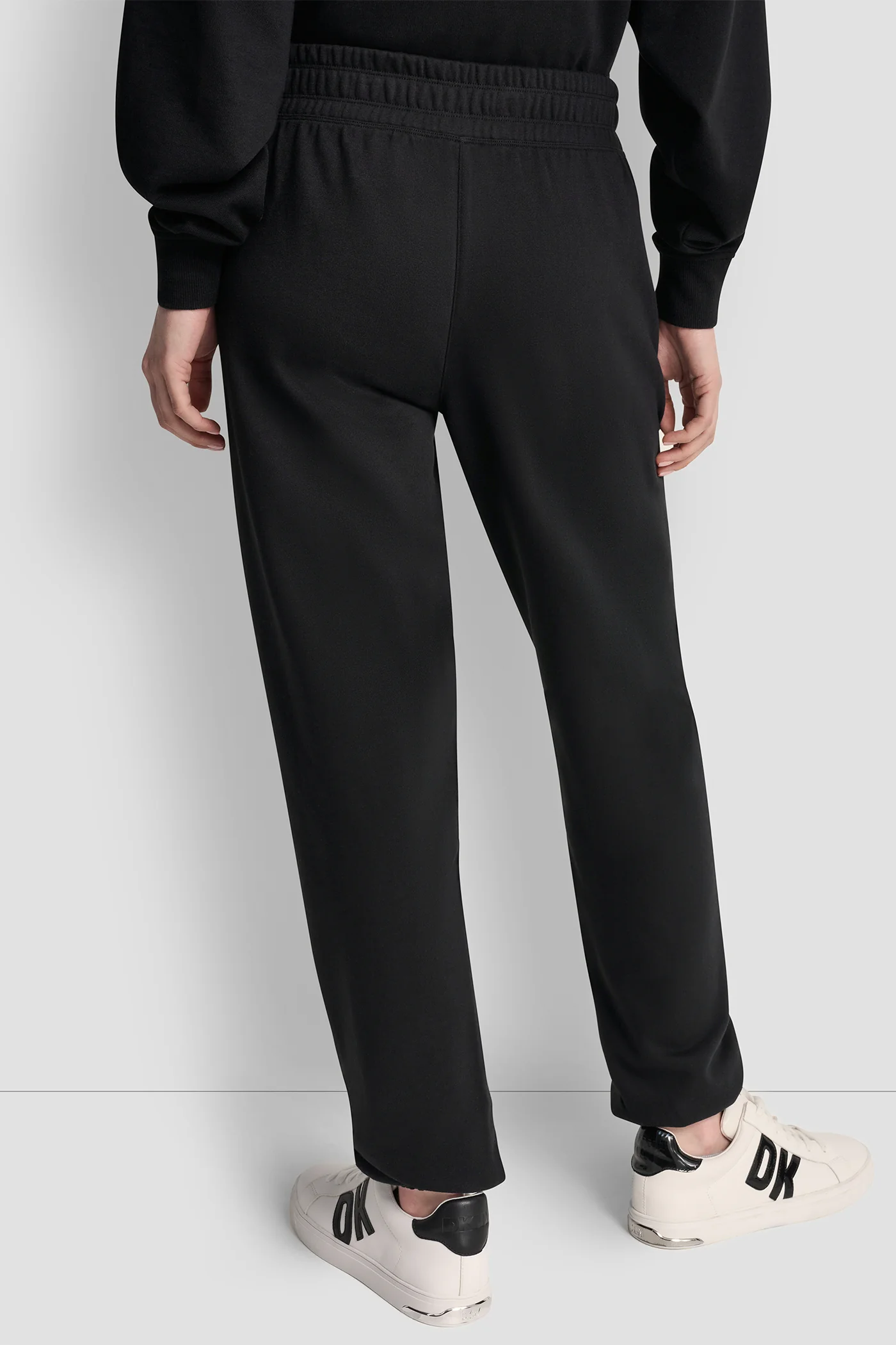 HIGH-RISE LOGO RELAXED JOGGER - Image 2