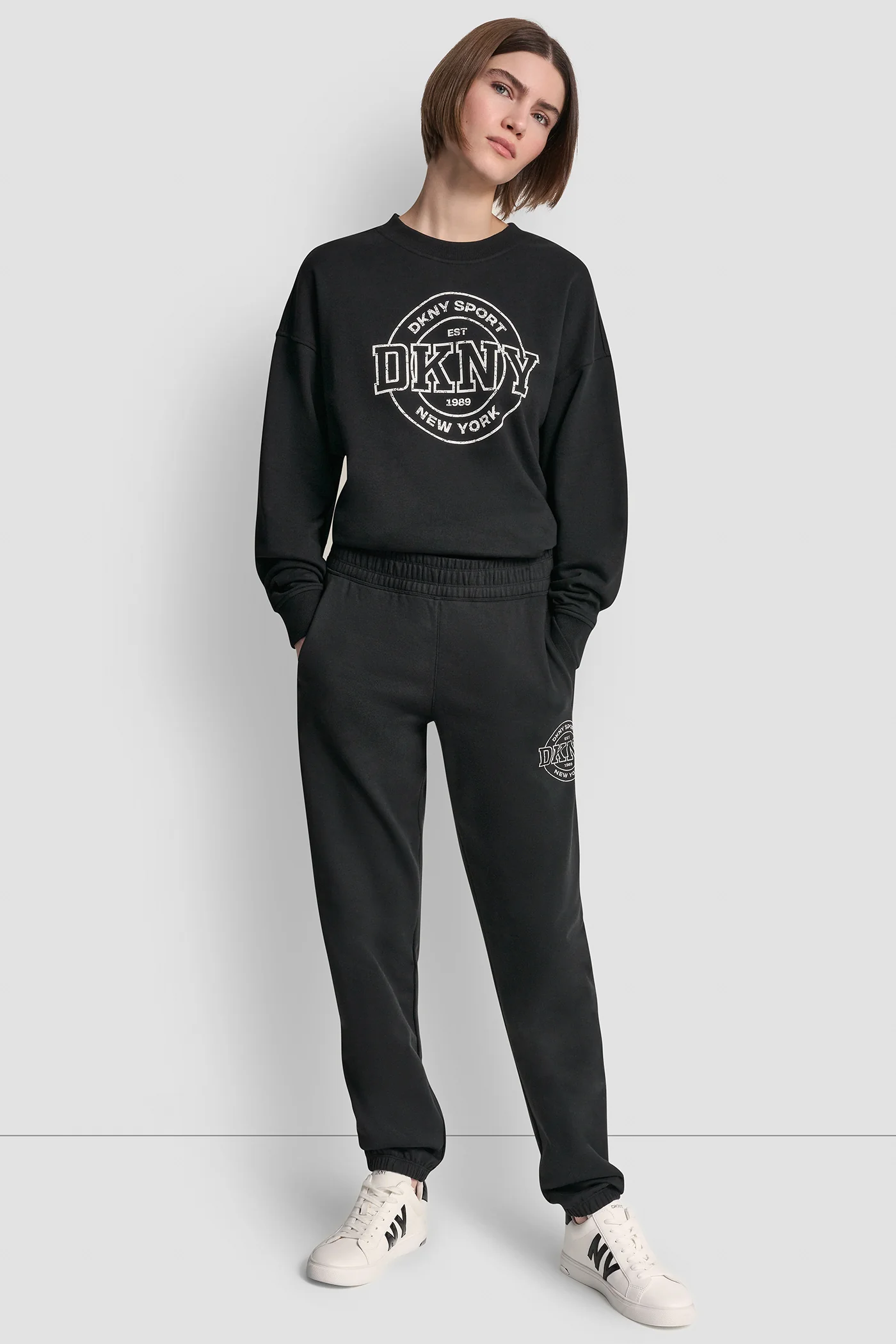 HIGH-RISE LOGO RELAXED JOGGER - Image 6
