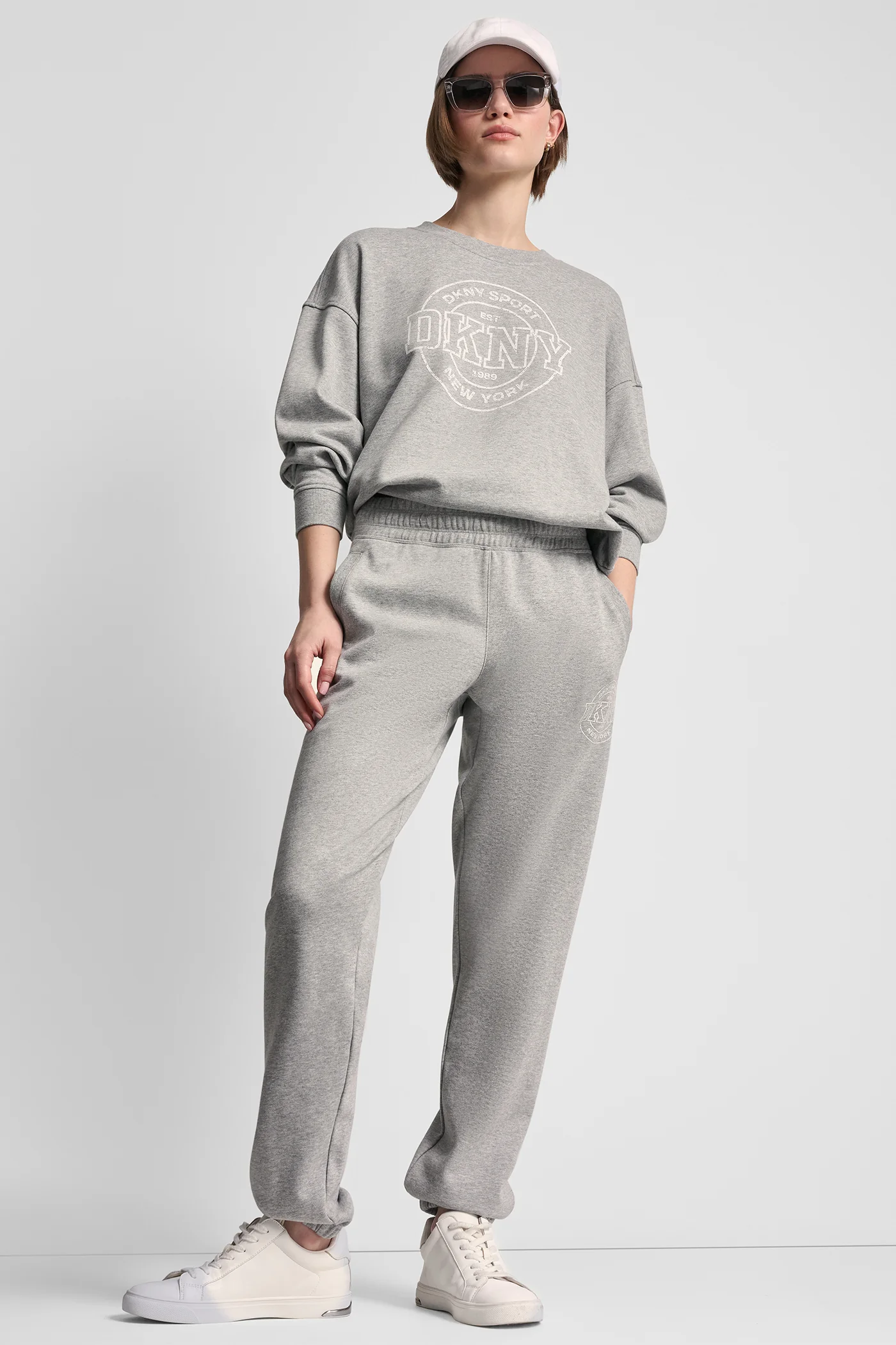 HIGH-RISE LOGO RELAXED JOGGER - Image 6