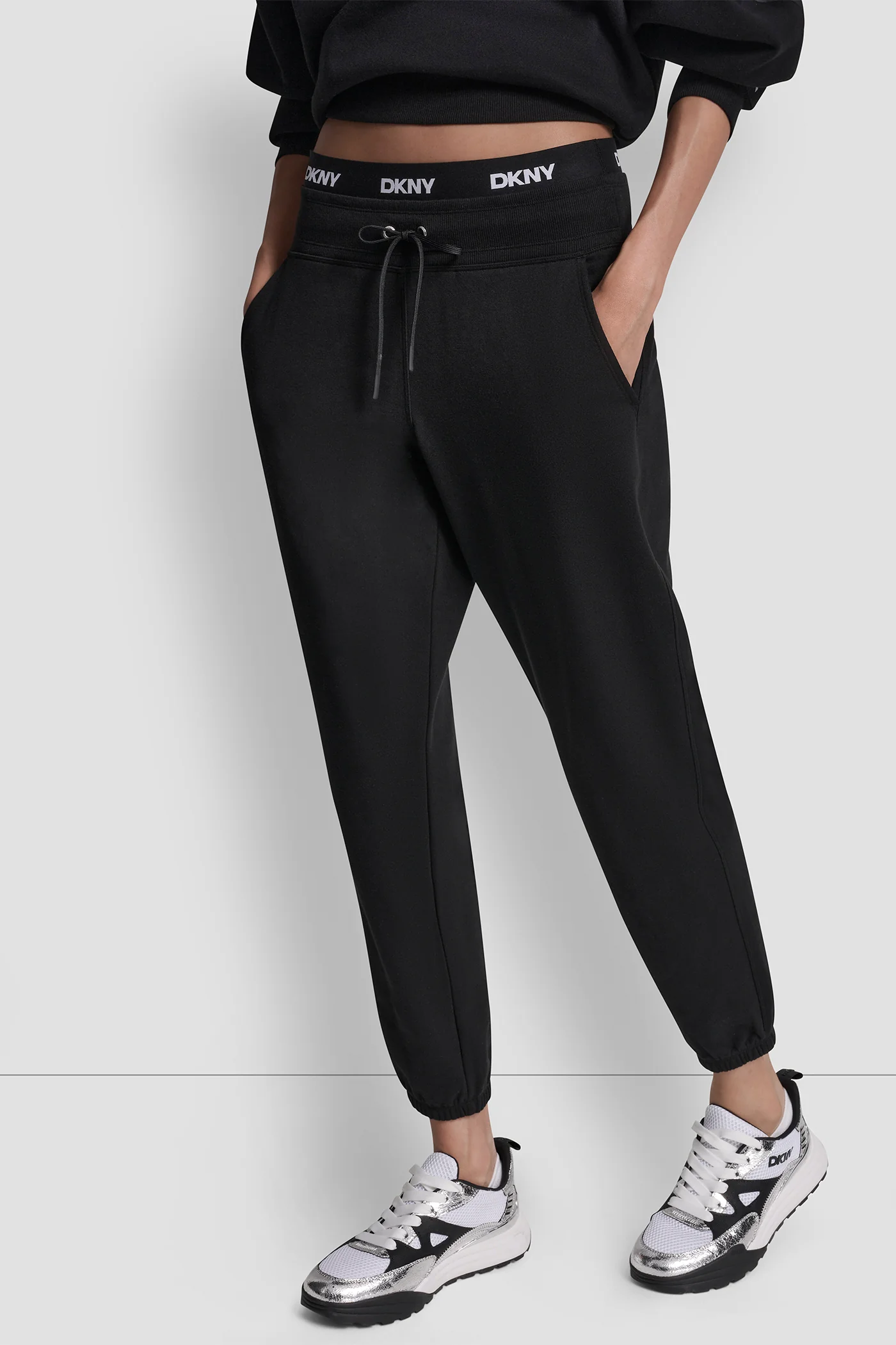 HIGH-RISE LOGO WAIST SLIM JOGGER - Image 4