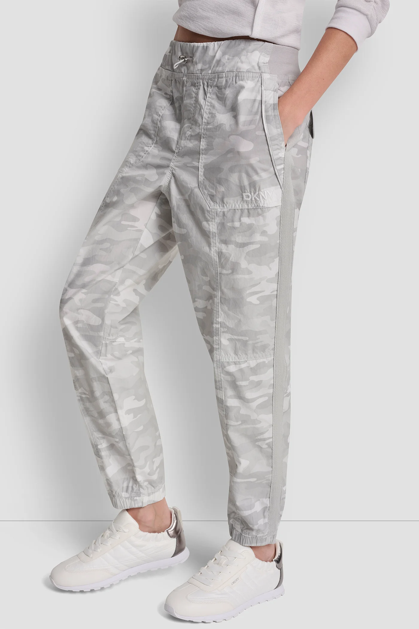 HIGH-RISE SLIM UTILITY JOGGER - Image 4