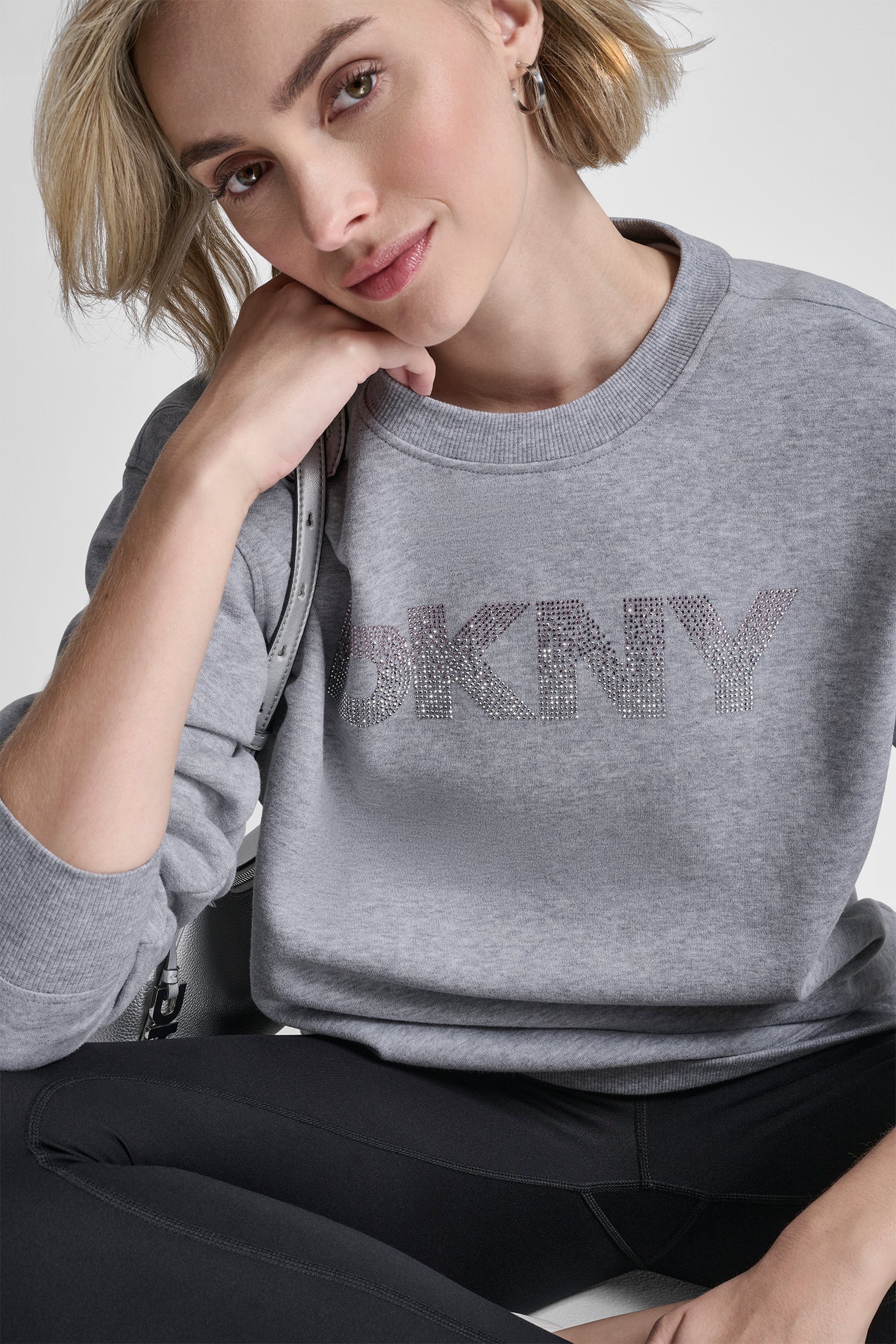 OMBRE RHINESTONE LOGO CREW NECK PULLOVER - Image 7