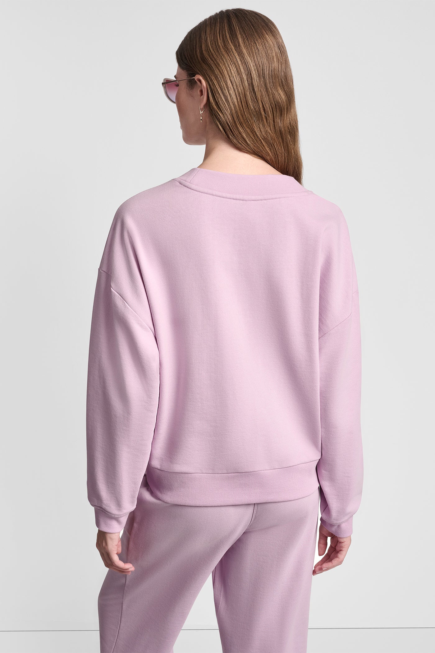 METALLIC BUBBLE LOGO V-NECK PULLOVER - Image 2
