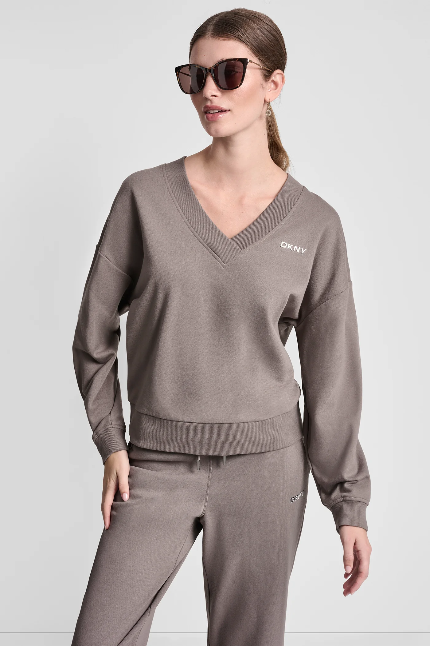 METALLIC BUBBLE LOGO V-NECK PULLOVER