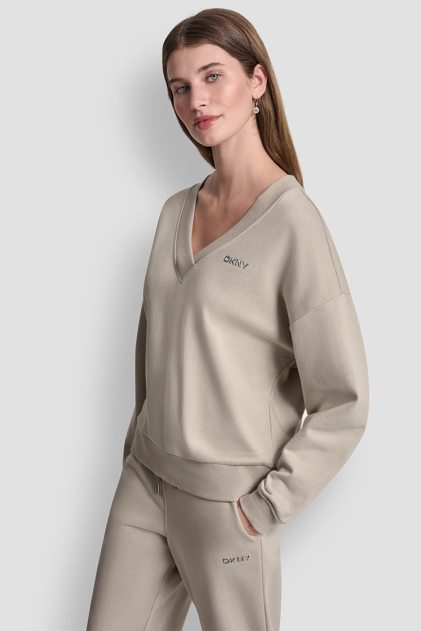 METALLIC BUBBLE LOGO V-NECK PULLOVER - Image 4