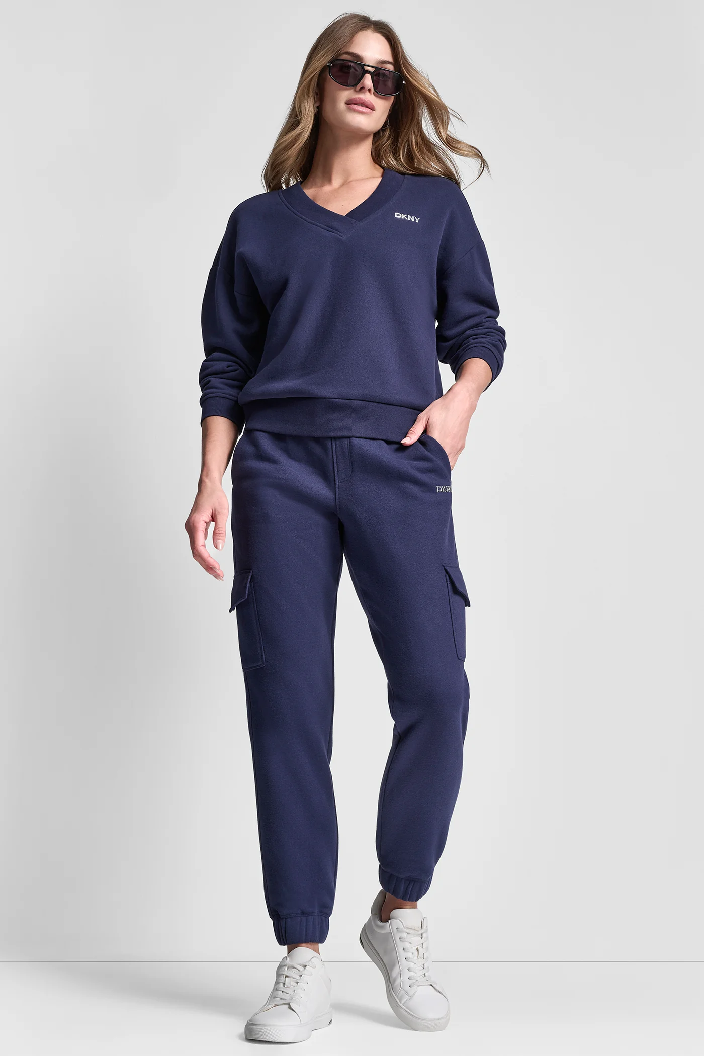 METALLIC BUBBLE LOGO V-NECK PULLOVER - Image 4