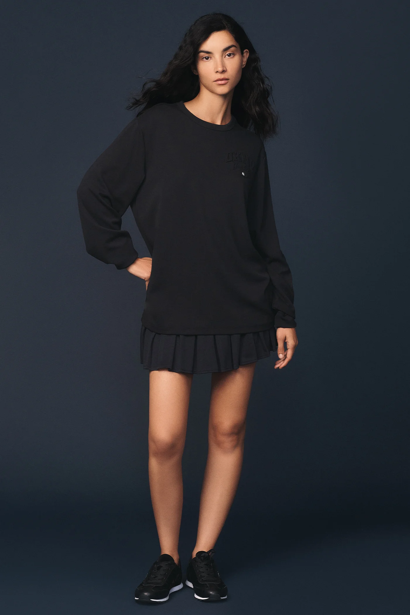 DKNY X YANKEES EMBOSSED TEE - Image 2