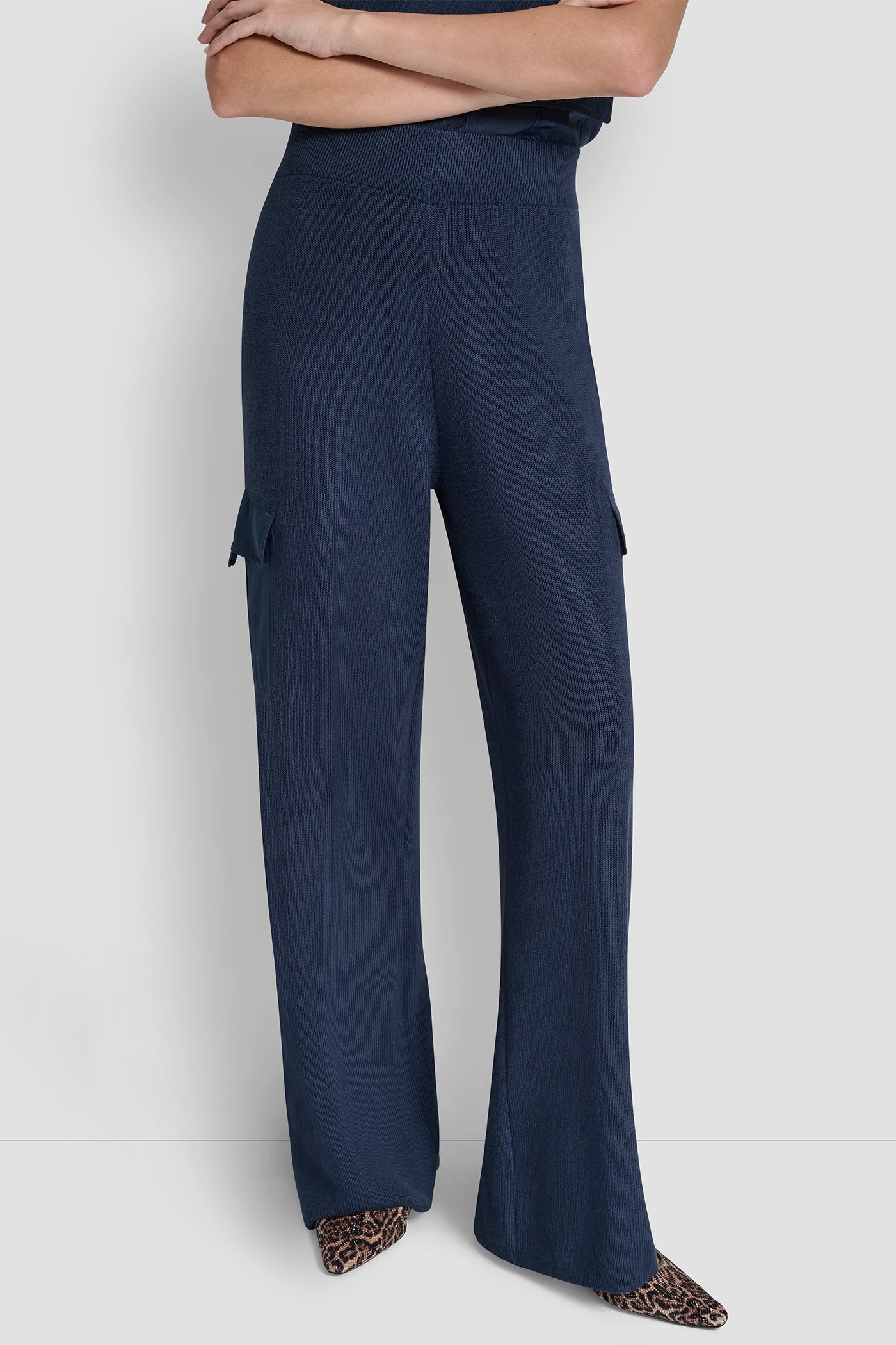 HIGH RISE CARGO SWEATER PANT