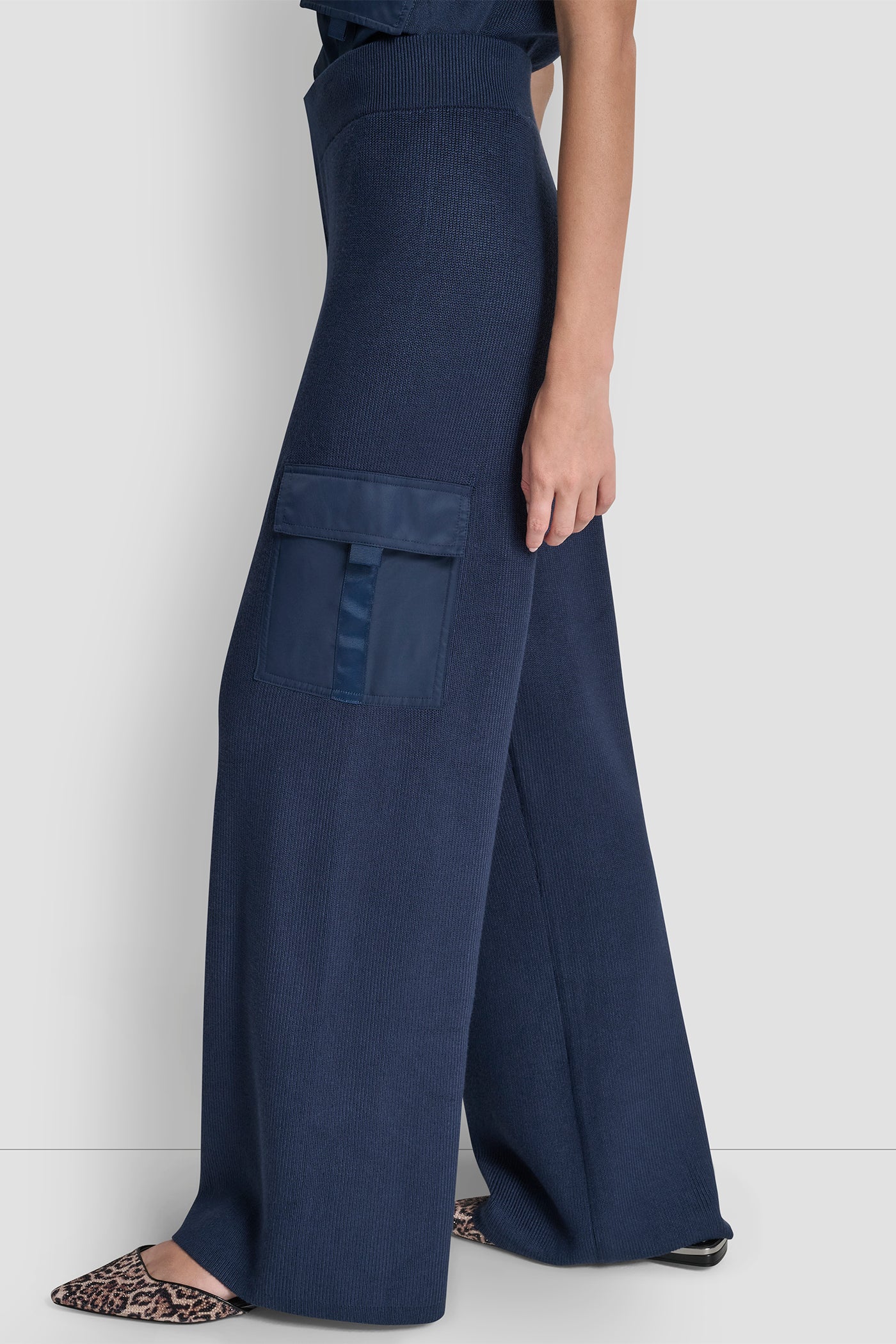 HIGH RISE CARGO SWEATER PANT - Image 2