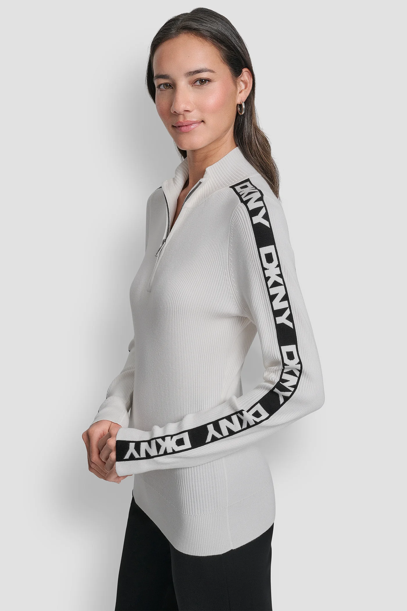 LONG SLEEVE 1/4 ZIP LOGO TAPE SWEATER - Image 3