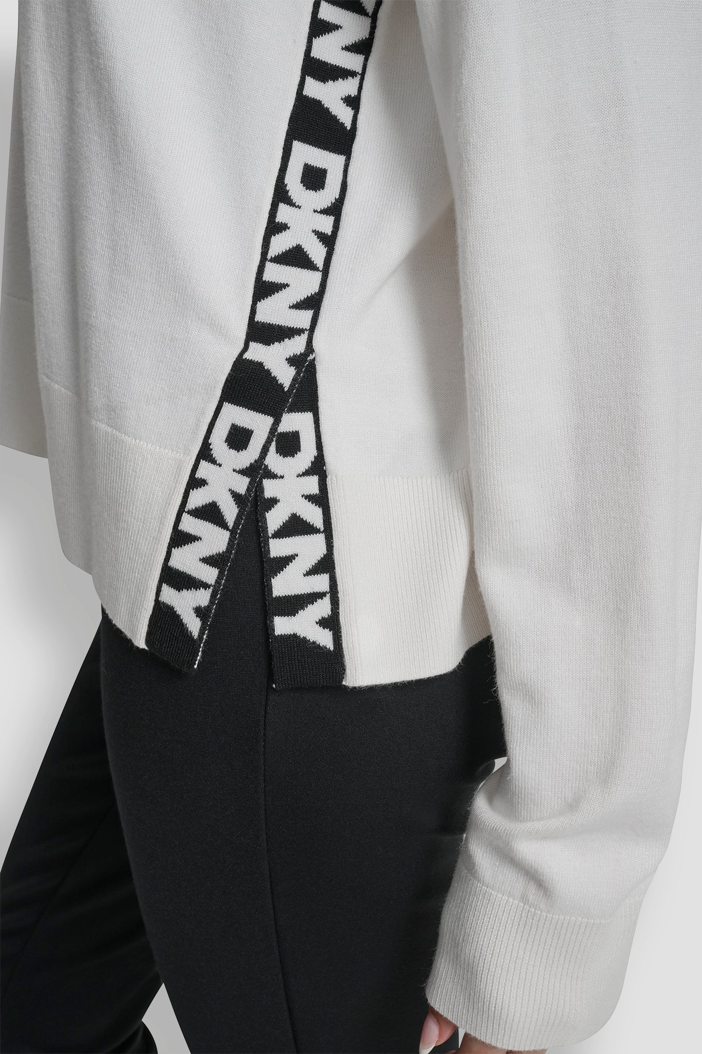 LONG SLEEVE LOGO TAPE SWEATER - Image 4