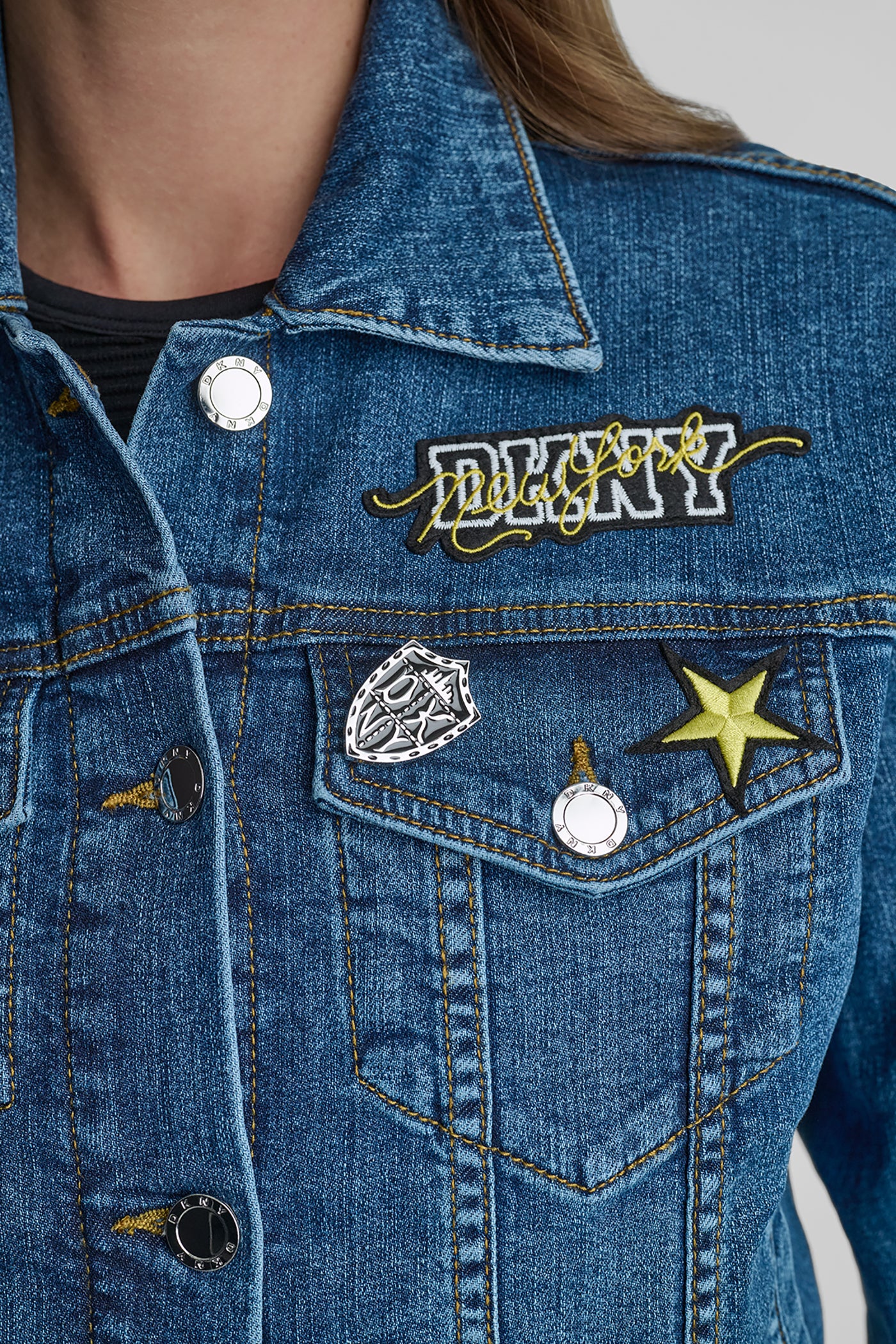 DENIM PINS & PATCHES TRUCKER JACKET - Image 9